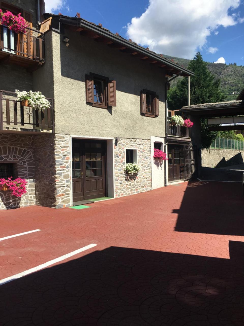 B&B La Vieille Meison De Pappa Sarre Esterno foto